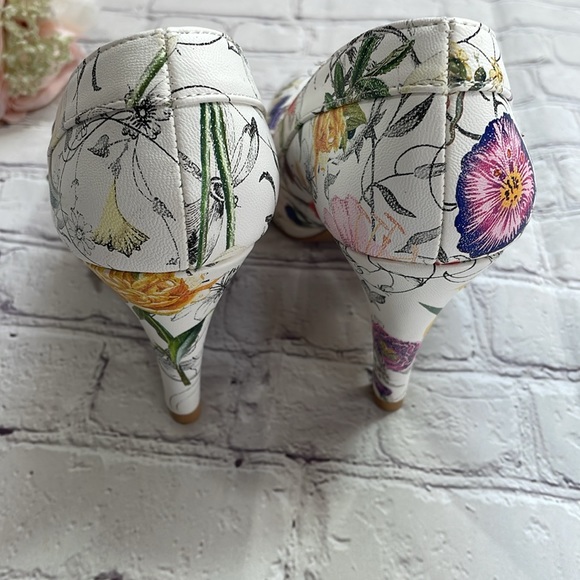 Qupid Floral Kitten Heel - Picture 4 of 5